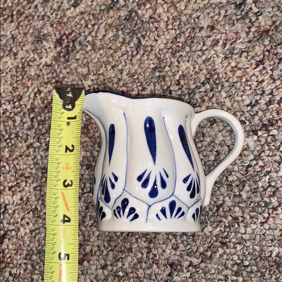 Teapot and Creamer - Picture 2 of 3